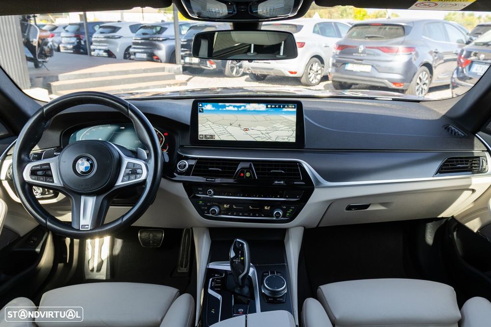 BMW 520 d Pack Desportivo M Auto - 26
