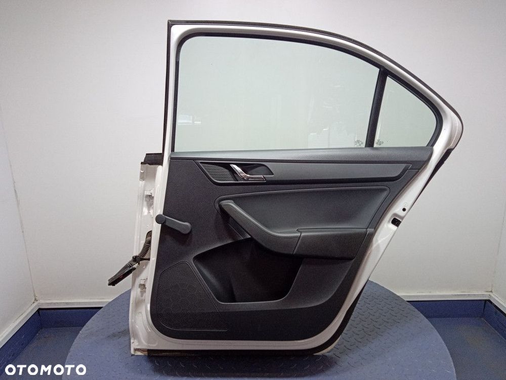 SKODA RAPID II LIFTBACK DRZWI TYŁ PRAWE LF9E - 2