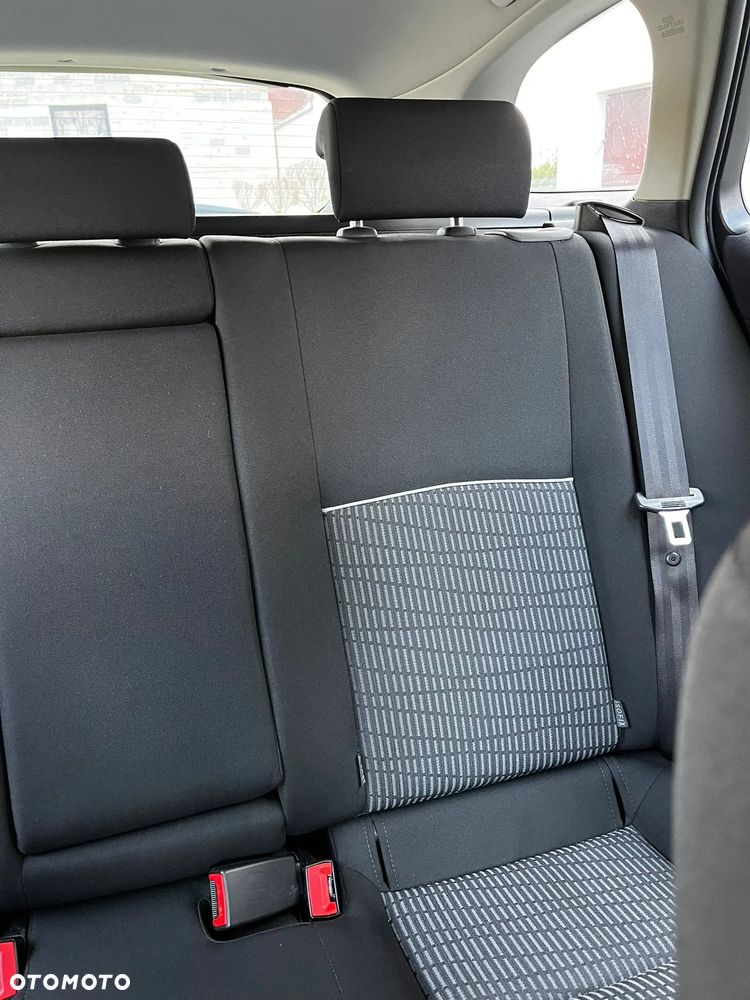 Toyota Avensis 2.0 D-4D Active - 28