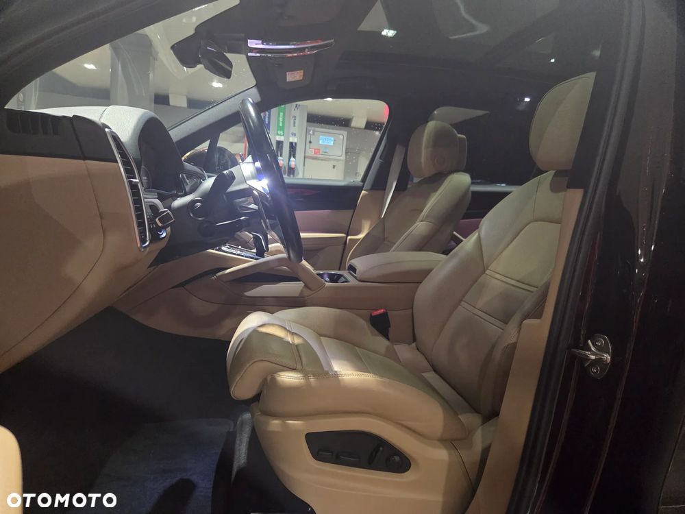 Porsche Cayenne Platinum Edition - 15