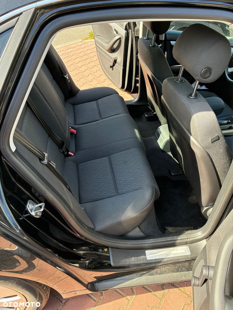 Audi A4 Limousine 1.6 - 23