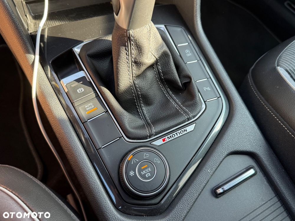 Volkswagen Tiguan 2,0 TSI OPF 4Motion DSG R-Line - 23