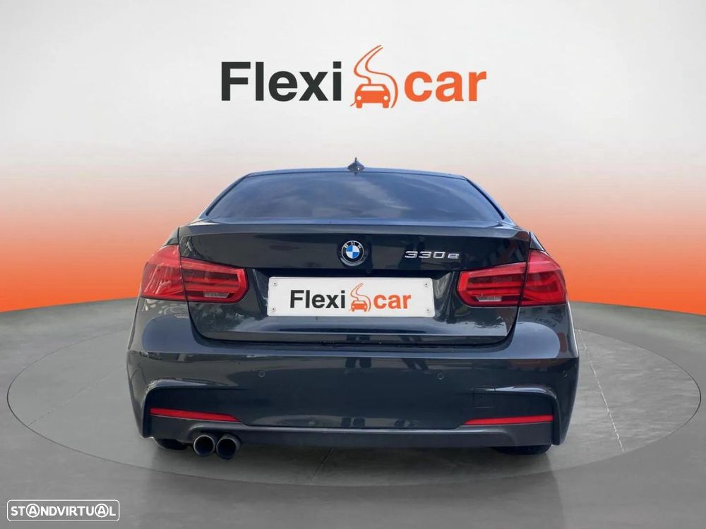 BMW 330 e iPerformance Pack M - 5