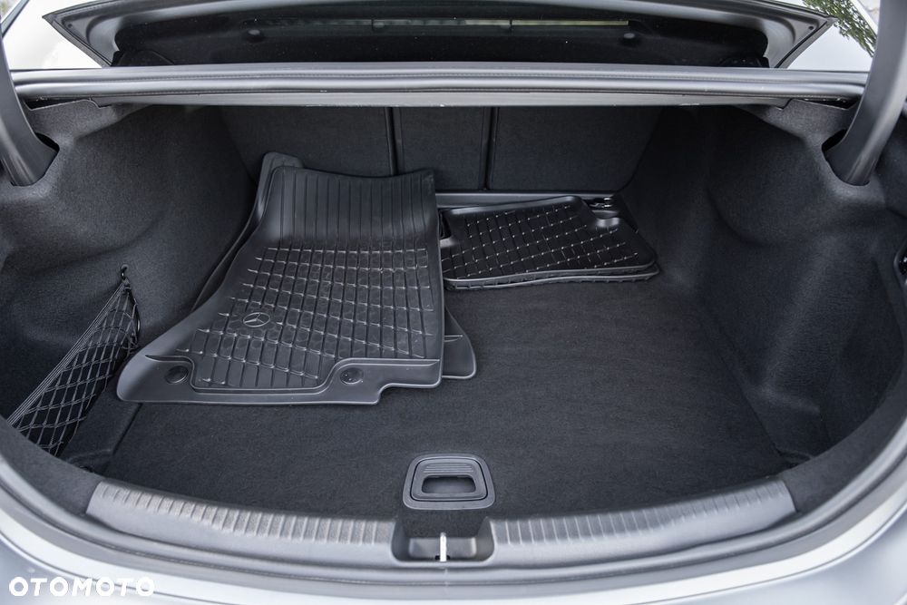 Mercedes-Benz Klasa C 300 d mHEV 4-Matic AMG - 36