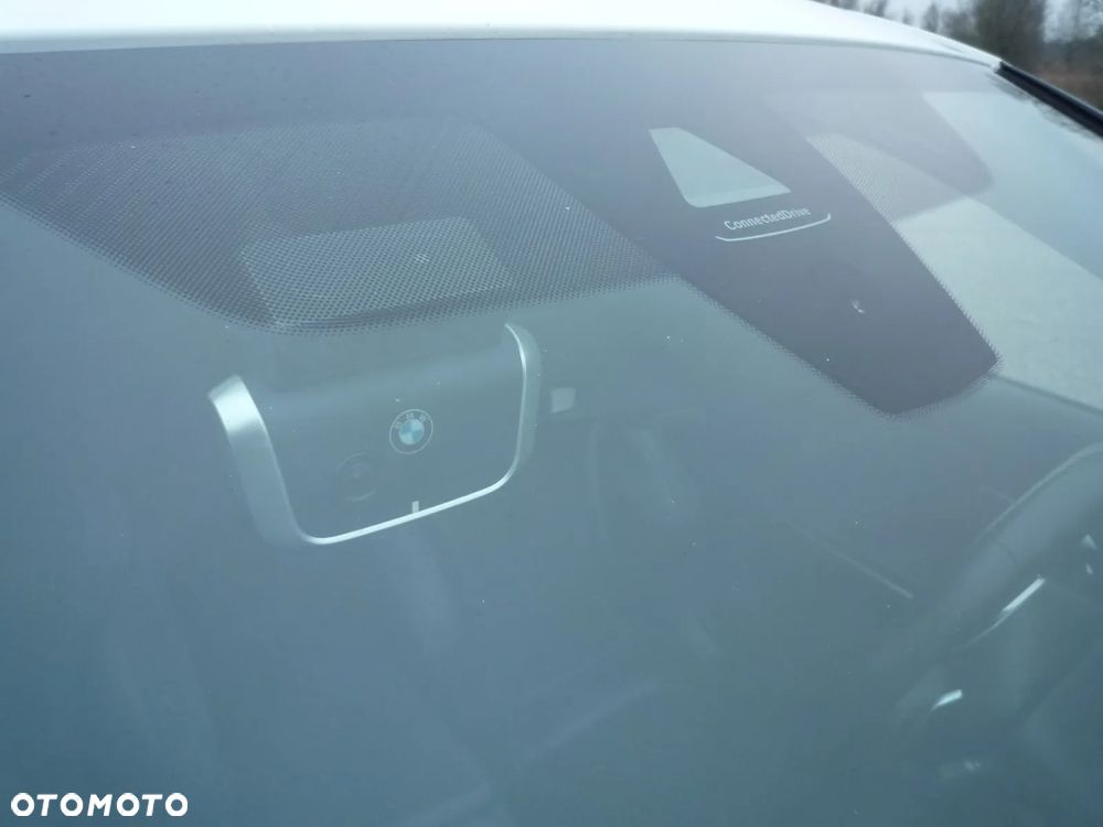 BMW Seria 3 330i xDrive M Sport sport - 31