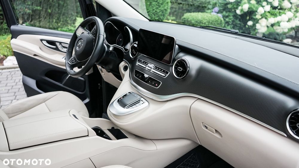 Mercedes-Benz Klasa V 300 d Exclusive 9G-Tronic (d³ugi) - 16