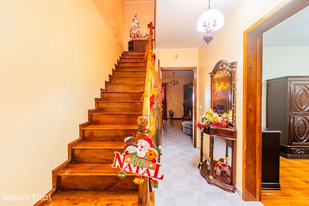 Moradia Geminada T4 - Ribeirinha - Grande imagem: 2/29