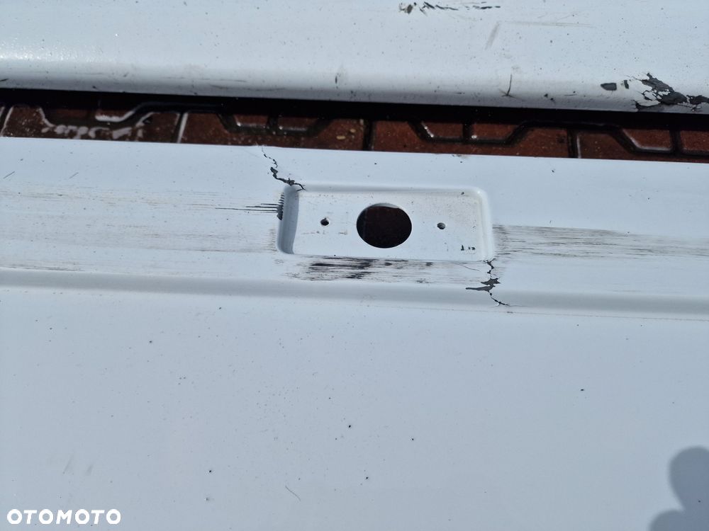 SPOJLERY BOCZNE, MIĘDZYOSIOWE MERCEDES-BENZ MP3 - 12