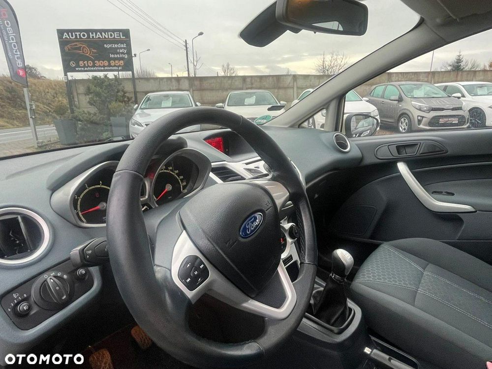 Ford Fiesta 1.25 Ambiente EU5 - 31