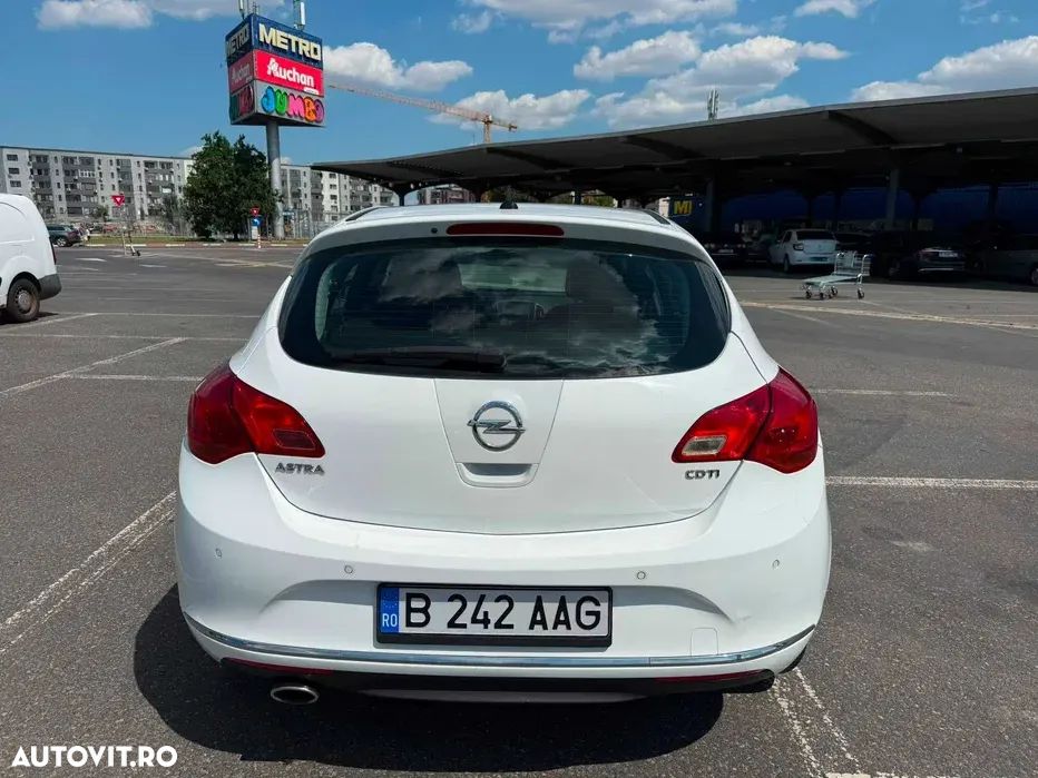 Opel Astra 2015 photo 2