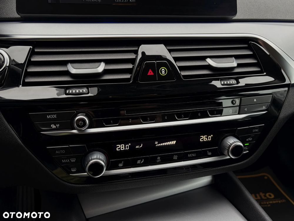 BMW Seria 5 520d - 31