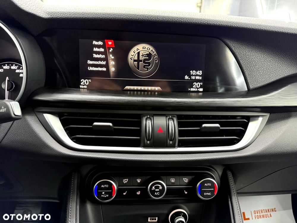 Alfa Romeo Stelvio 2.0 Turbo 16V AT8-Q4 B-Tech - 18