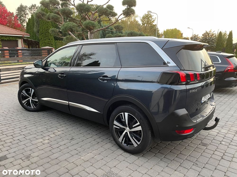 Peugeot 5008 2017 photo 3