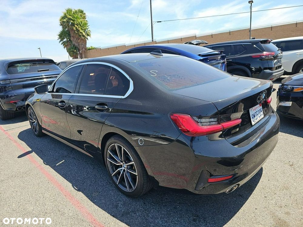 BMW Seria 3 330i M Sport - 5