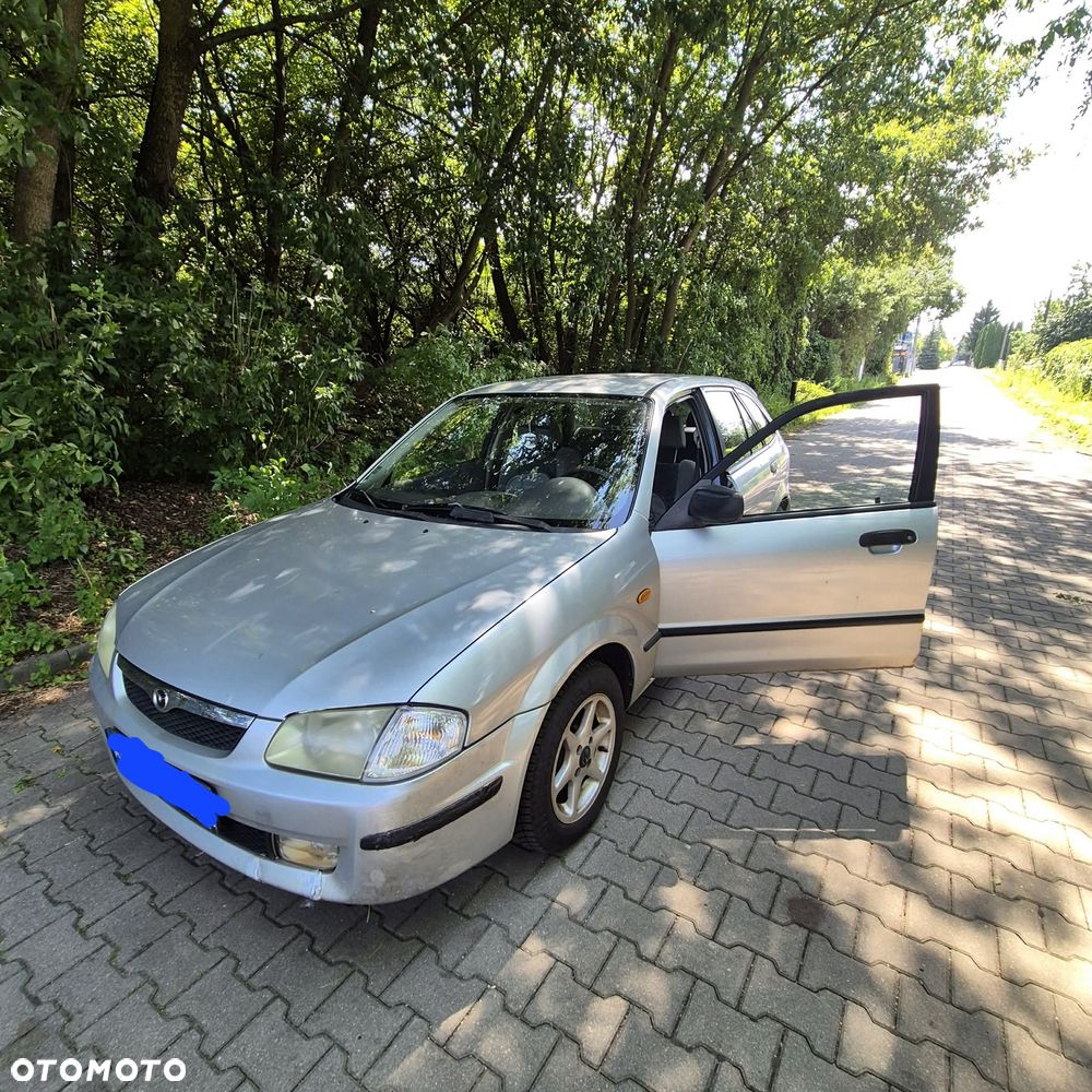 Mazda 323F - 1