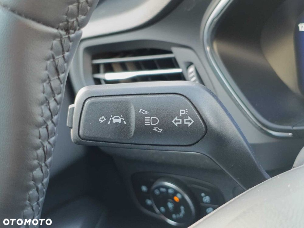 Ford Focus SW 1.0 EcoBoost mHEV Titanium X - 24