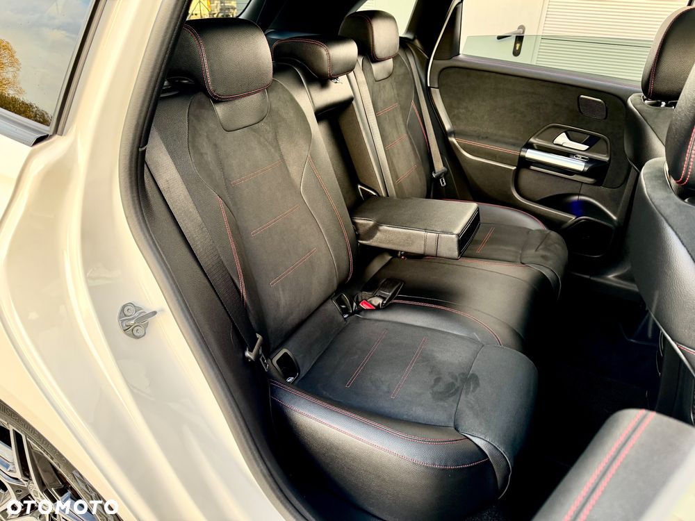 Mercedes-Benz Klasa B 180 d AMG Line 7G-DCT - 29