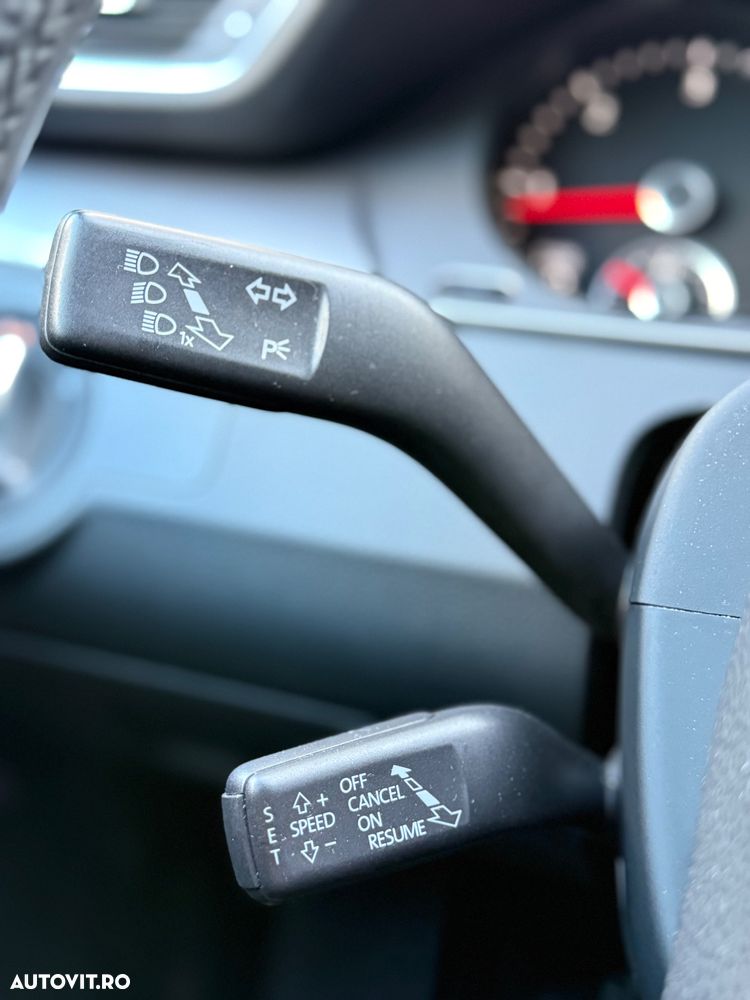 Volkswagen Passat 1.6 TDI DPF BlueMotion - 13