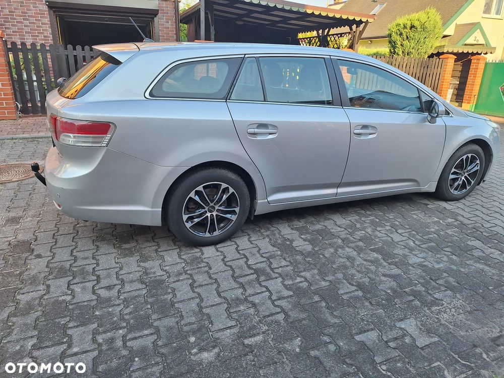 Toyota Avensis - 5