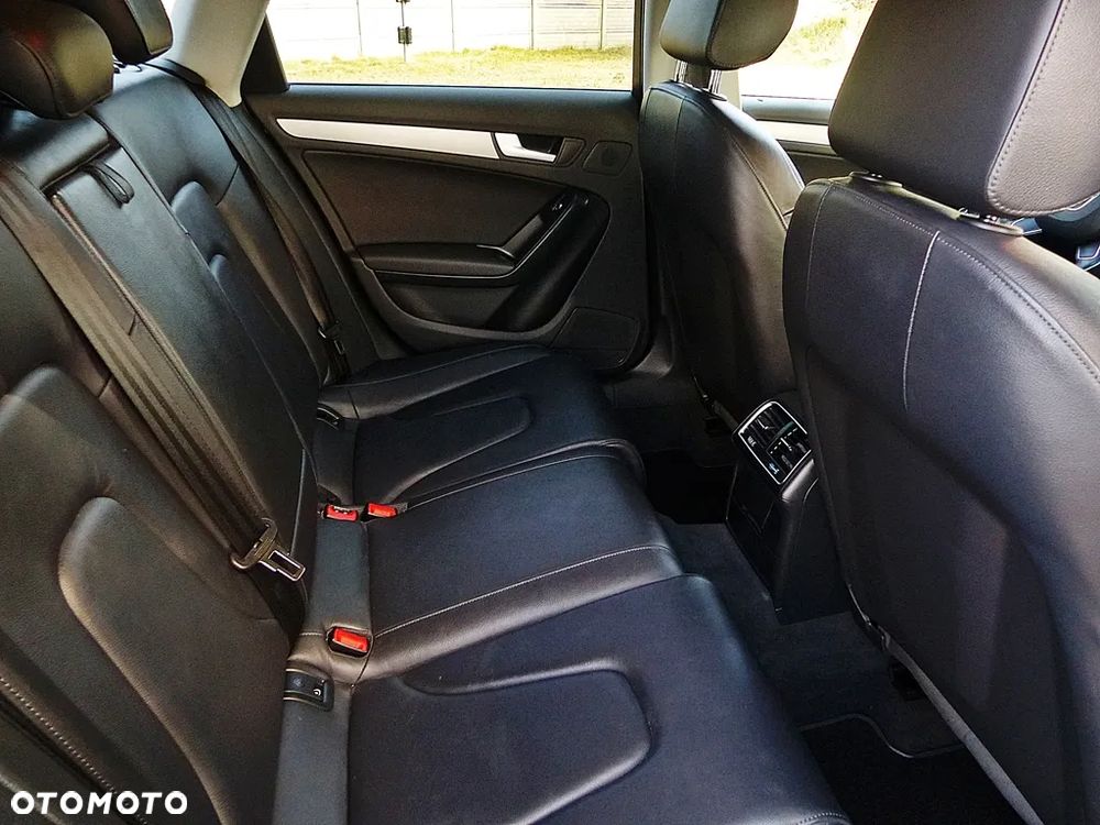 Audi A4 Avant 2.0 TDI DPF clean diesel multitronic S line Sportpaket - 23