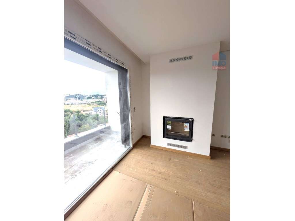 APARTAMENTO T2 COM 3 FRENTES , 2 LUGARES GARAGEM EM CONDOMÍNIO FECHADO - Grande imagem: 3/13
