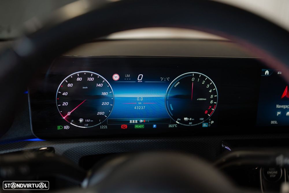 Mercedes-Benz A 250 e 8G-DCT AMG Line - 32