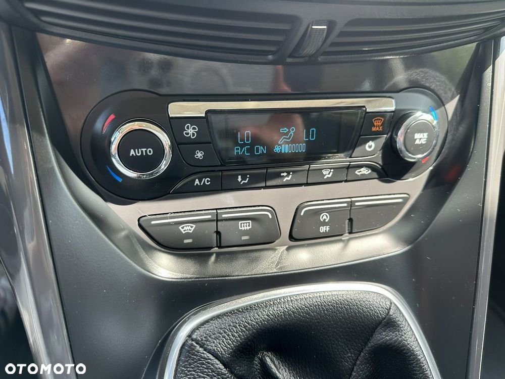 Ford Kuga - 25
