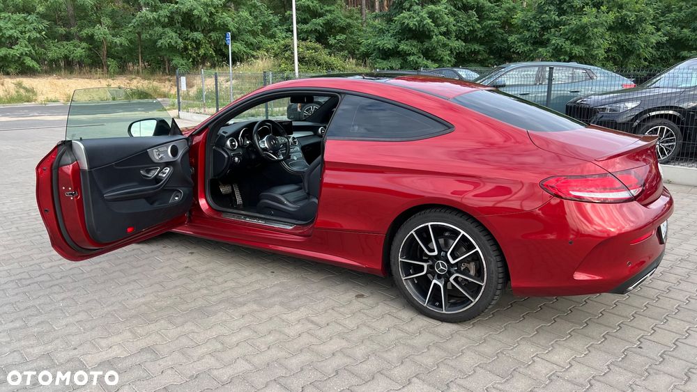 Mercedes-Benz Klasa C 300 9G-TRONIC AMG Line - 15