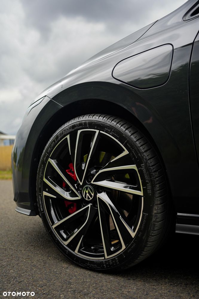 Volkswagen Golf - 22