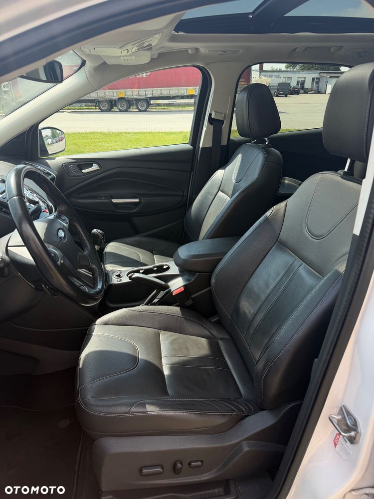Ford Kuga 2.0 TDCi 4x4 Titanium - 36