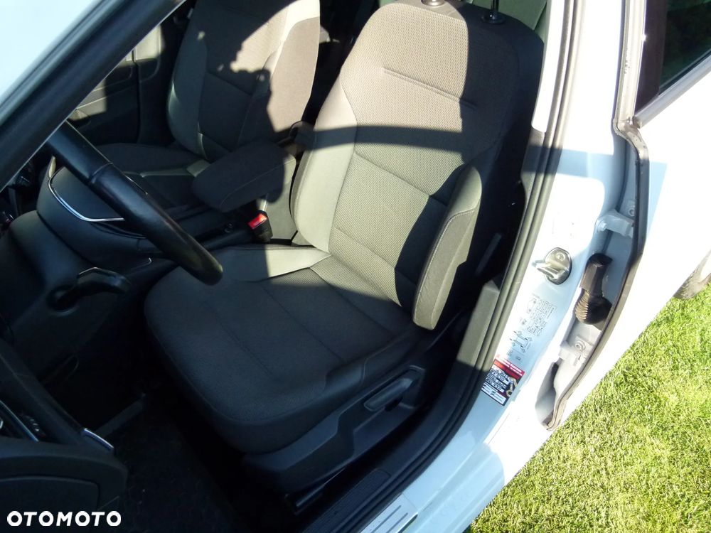 Volkswagen Golf 1.4 TSI BMT Comfortline - 11