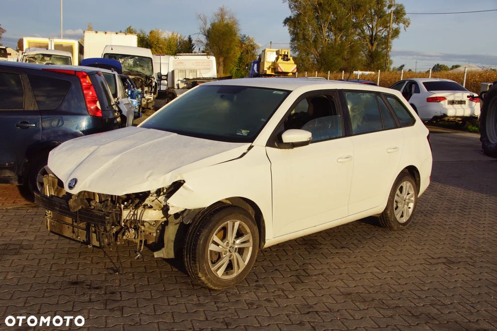Auto na części - Skoda Fabia III Lift 1.0 TSI 95 KM DKLD QTS LS9R 2021R Silnik Skrzynia Drzwi Klapa Zderzak Błotnik Lampa Lusterko Szyba Deska Kokpit Sterownik Moduł Czujnik Licznik Wyświetlacz Kierownica Panel - 8