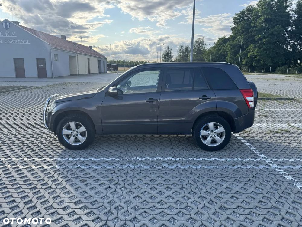 Suzuki Grand Vitara 2.4 De Luxe - 17
