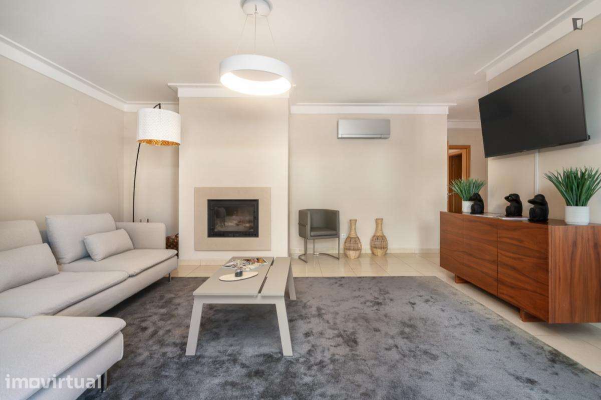 Casa com 4 quartos - localizado em Portimao - Grande imagem: 4/33