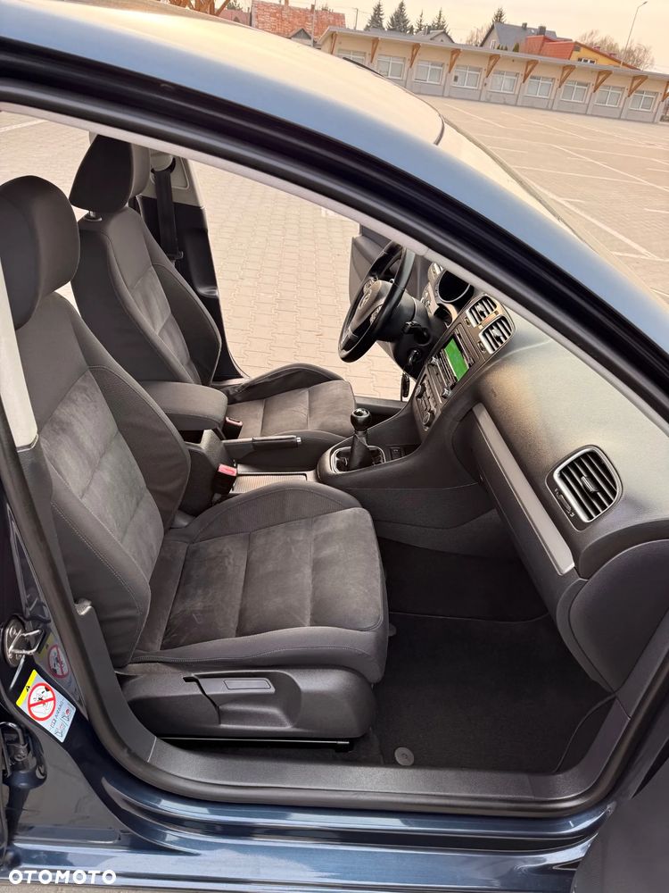 Volkswagen Golf 1.6 TDI Highline - 12