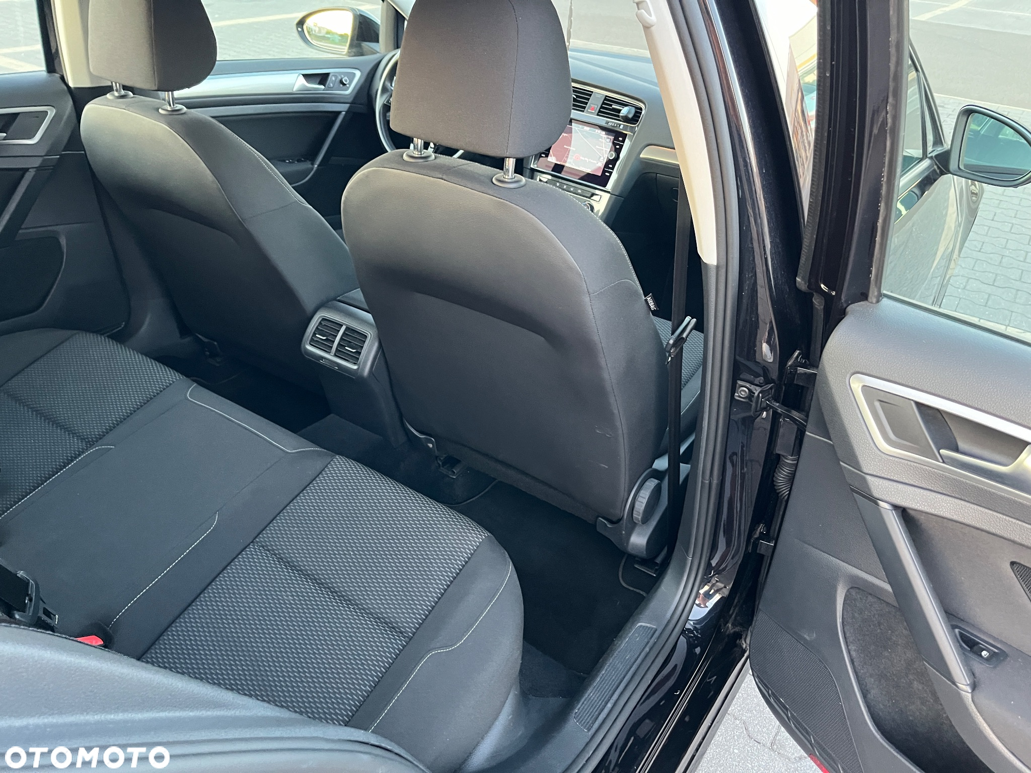 Volkswagen Golf VII 1.6 TDI BMT Trendline - 29