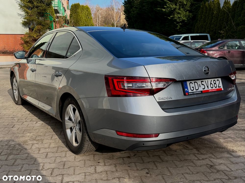 Skoda Superb 2.0 TDI L&K DSG - 16