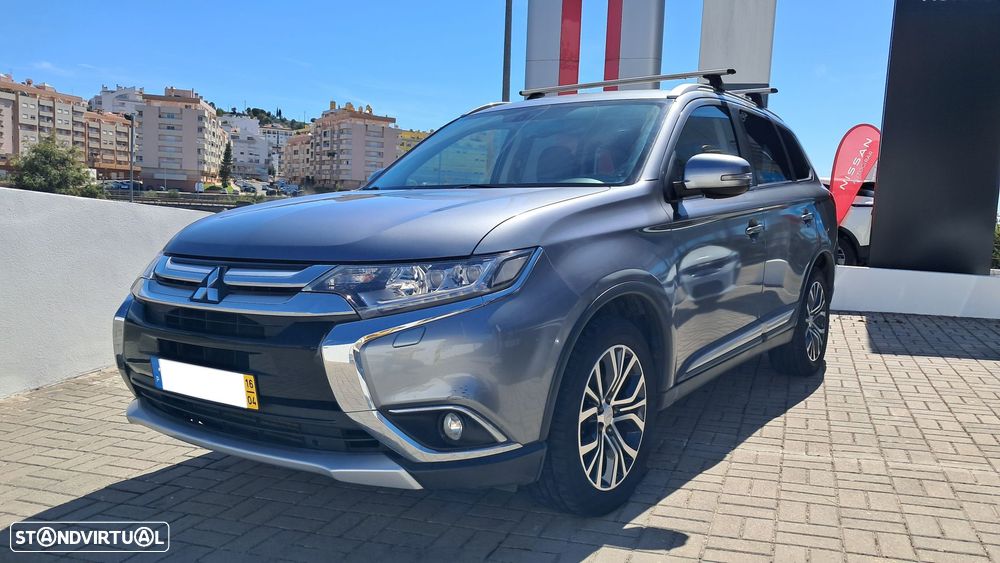 Mitsubishi Outlander 2.2 DI-D Instyle Navi - 1