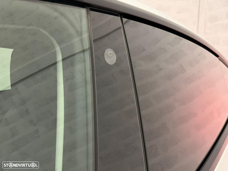 Tesla Model Y Long Range Dual Motor AWD - 13