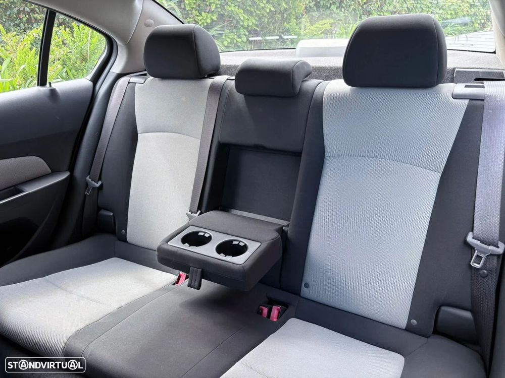 Chevrolet Cruze 1.6 LS - 51