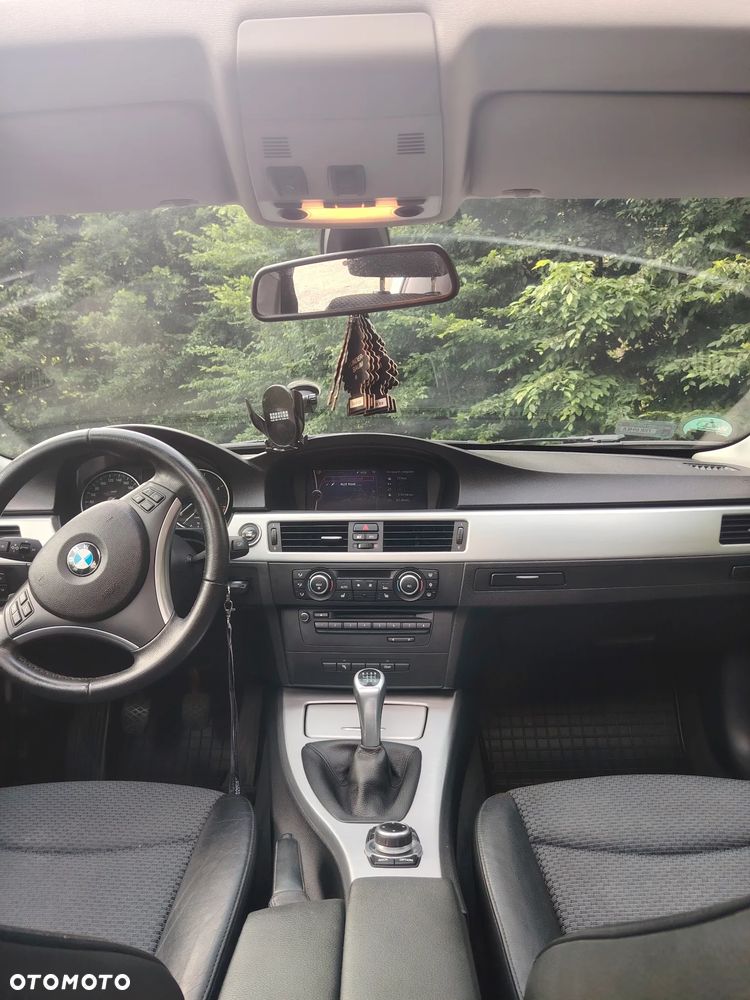 BMW Seria 3 318d - 2