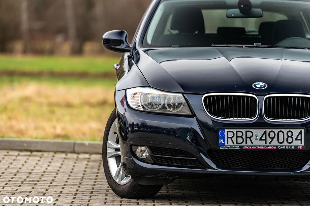 BMW Seria 3 318i - 13