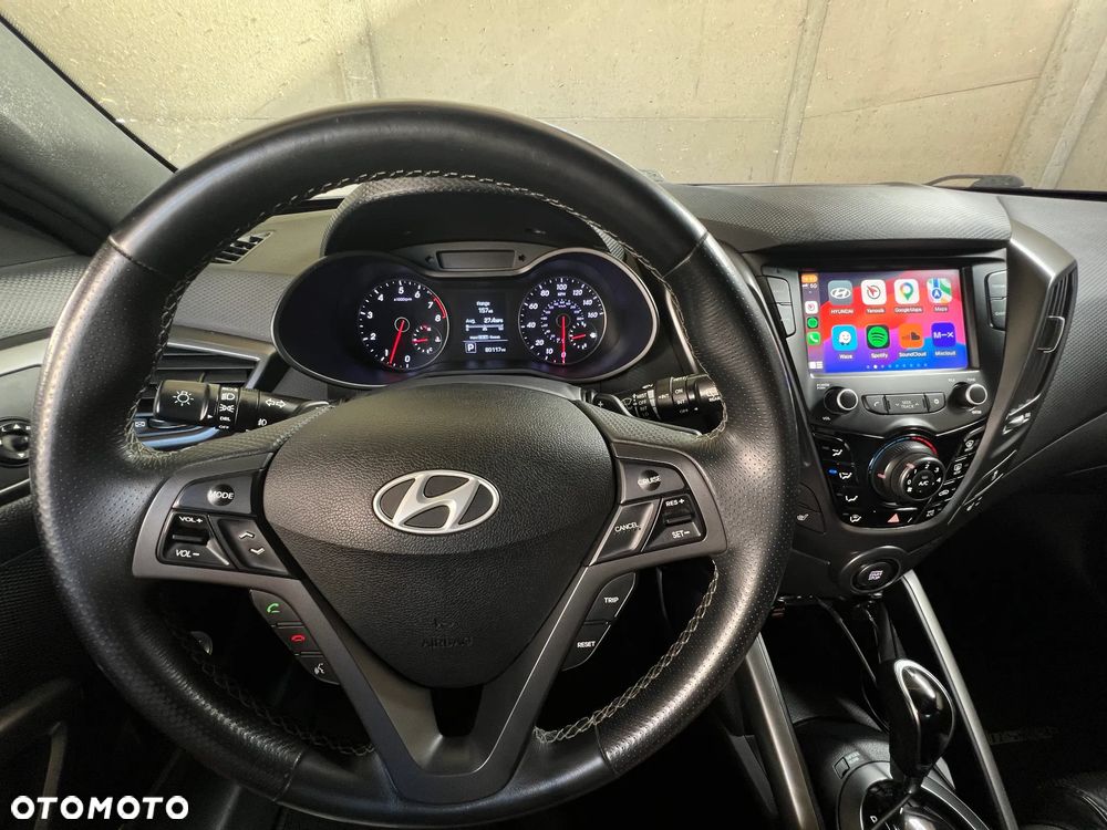 Hyundai Veloster - 8