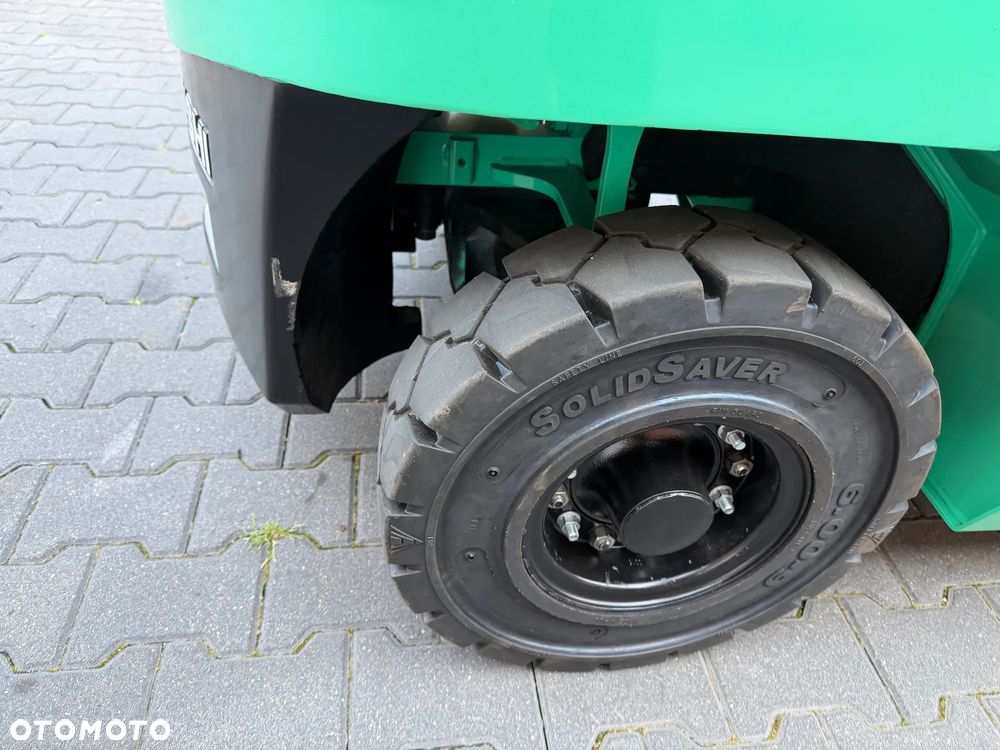 Mitsubishi FG25NT - 16