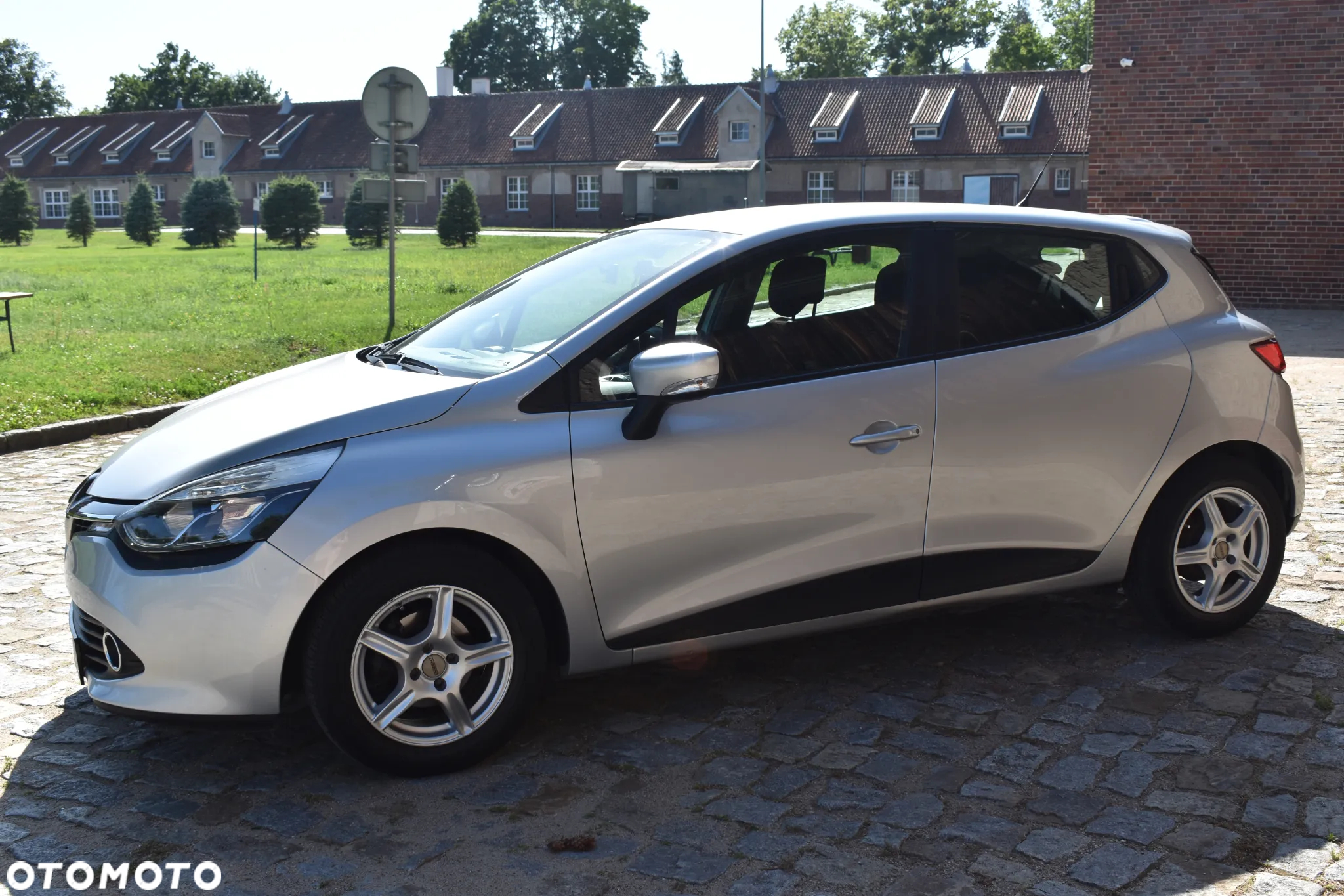 Renault Clio 1.2 16V Alize - 10