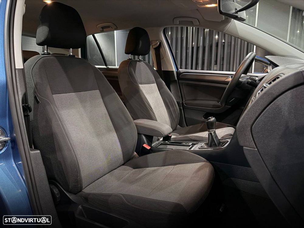 VW Golf 1.6 TDI Confortline - 28