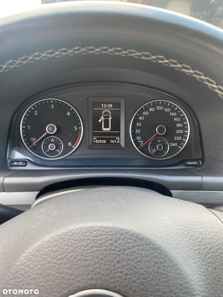 Volkswagen Touran - 4