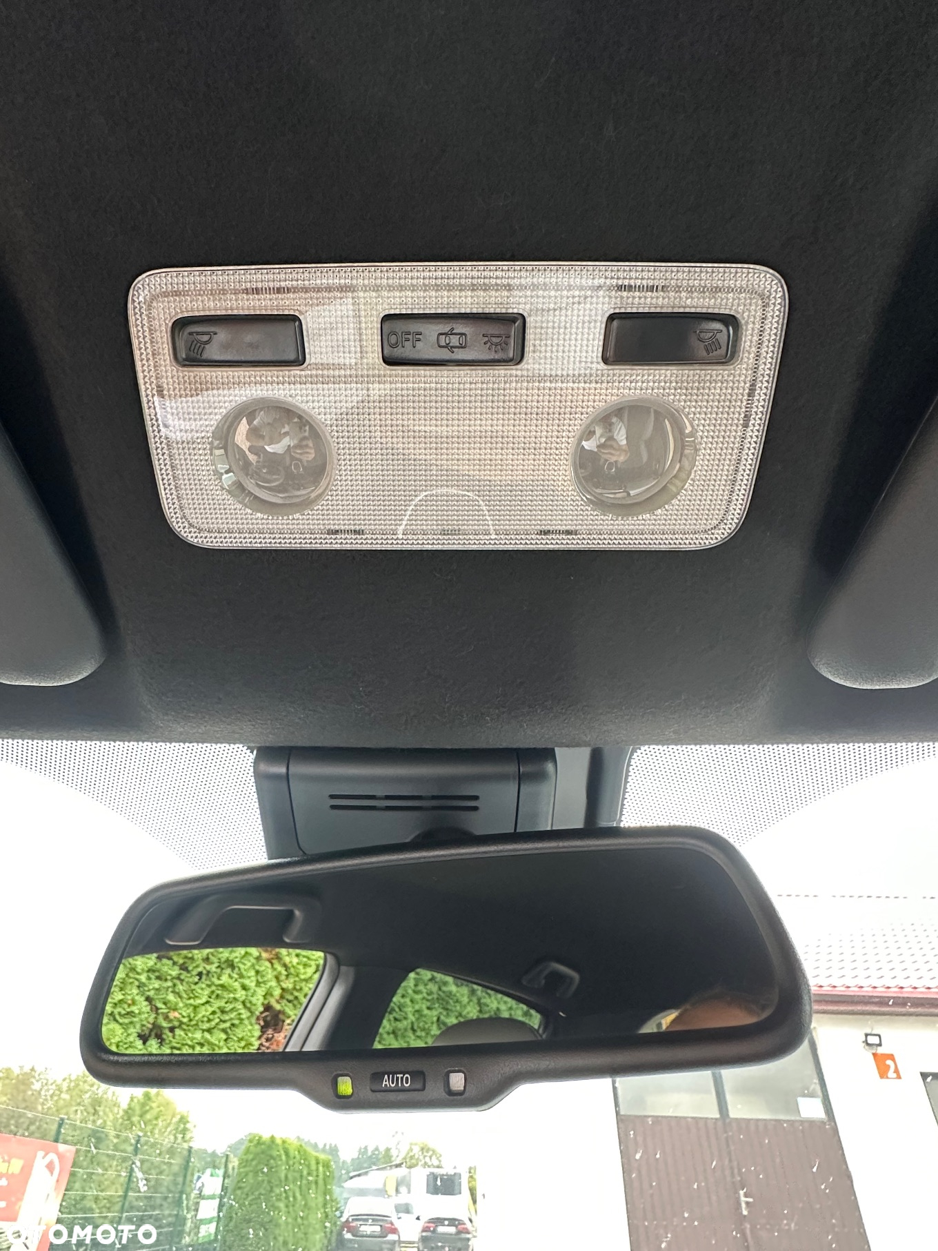 Toyota Yaris Hybrid 100 Selection Platinum - 37