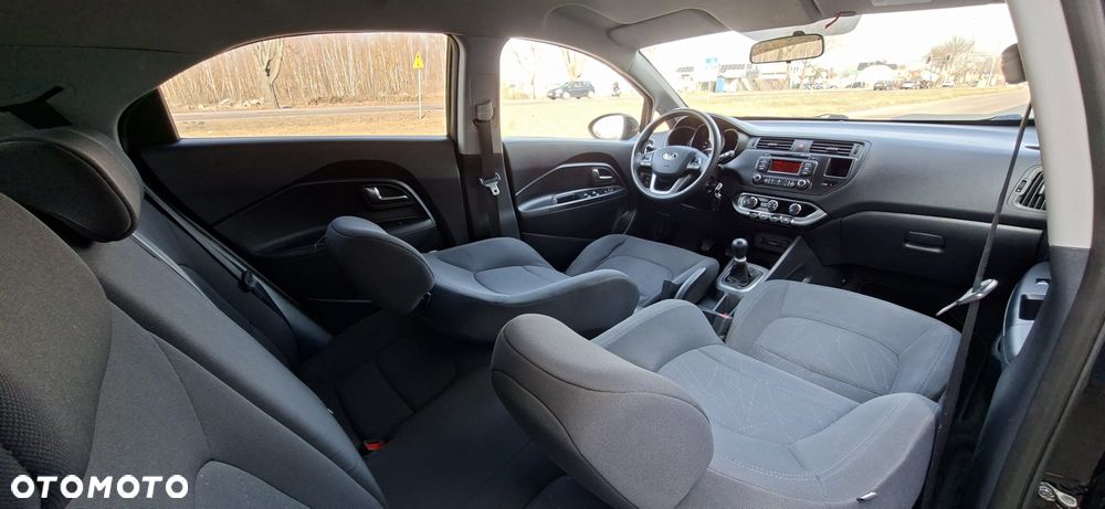 Kia Rio 1.2 Attract - 17