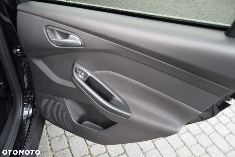 Ford Focus 1.0 EcoBoost Titanium Business - 22